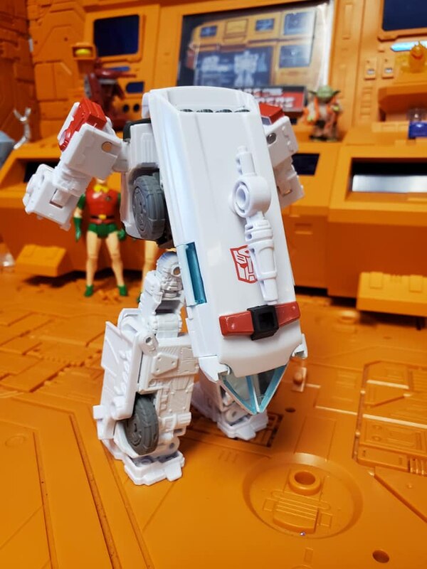 Transformers Galactic Odyssey Paradron Medics Ratchet Compared  (7 of 33)